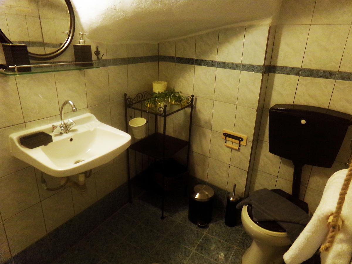 Leia Guest House 埃尔莫波利斯 外观 照片
