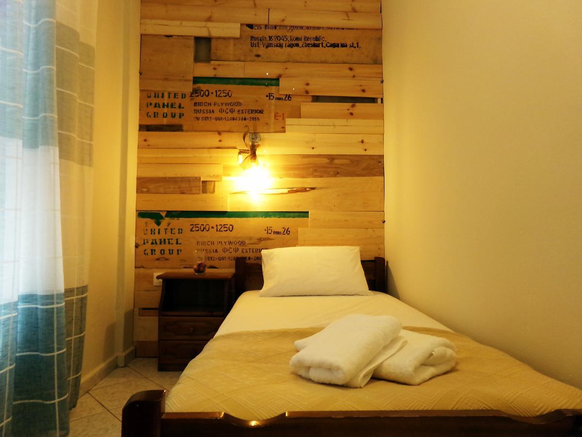 Leia Guest House 埃尔莫波利斯 外观 照片